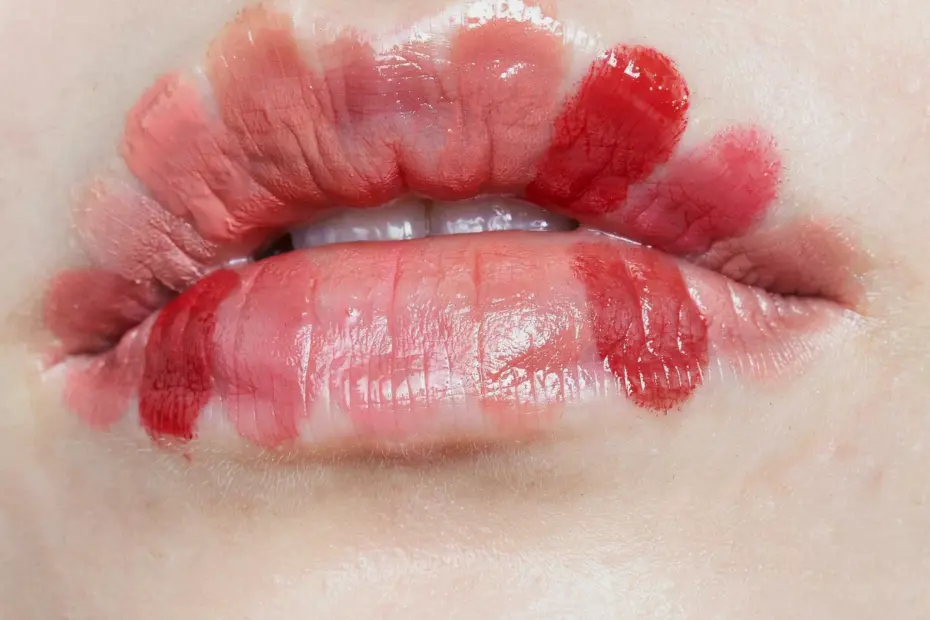 Charlotte Tilbury Collagen Lip Bath Walk of No Shame | Don't Overdo This Sheer Berry Lip Gloss