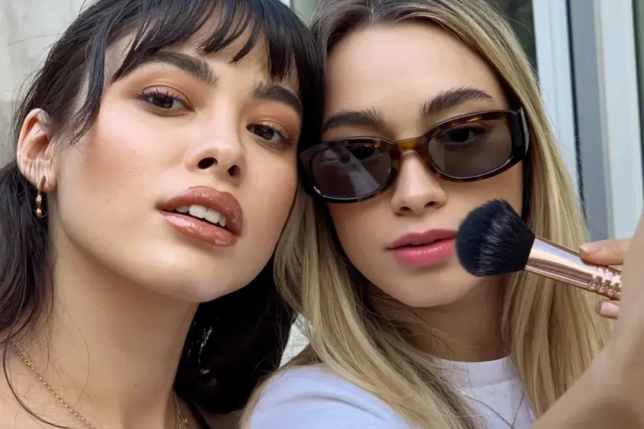 Mirror selfie with your best friend: natural makeup and candid vibes